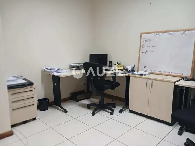 Prédio com 26m², à venda, no bairro Centro em Curitiba
