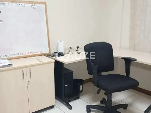 Prédio com 26m², à venda, no bairro Centro em Curitiba