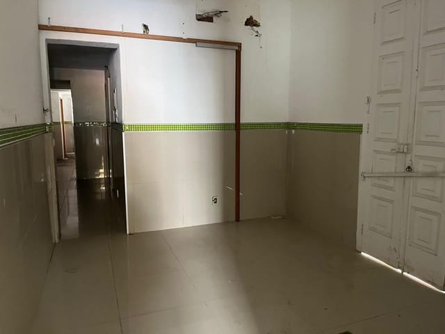 Prédio com 400m², à venda ou para alugar, no bairro Centro em Petrópolis