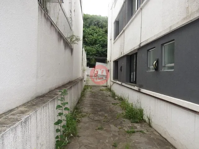 Prédio com 405m², para alugar, no bairro São João em Porto Alegre