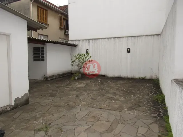 Prédio com 405m², para alugar, no bairro São João em Porto Alegre