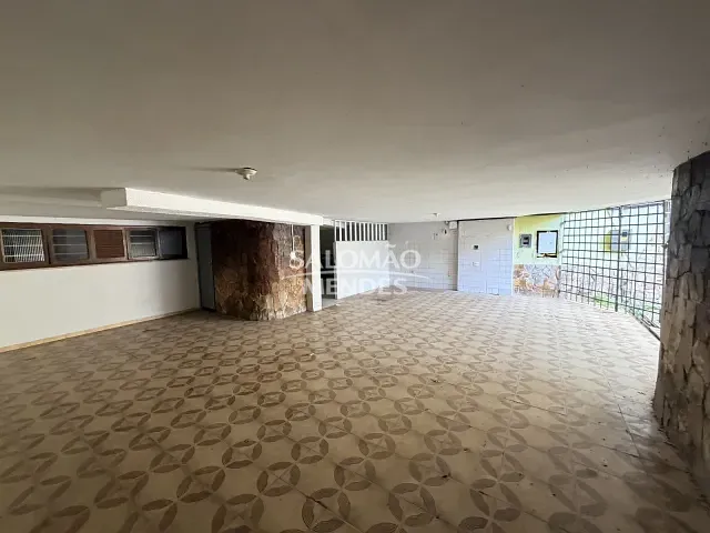 Prédio à venda, no bairro Batista Campos em Belém