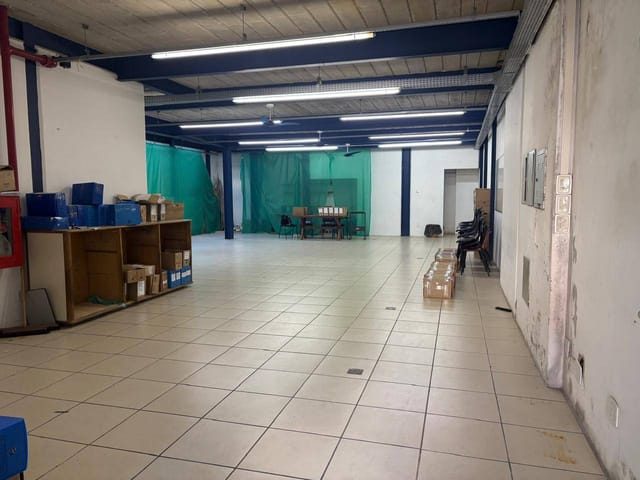 Prédio para alugar, no bairro Centro em Petrópolis