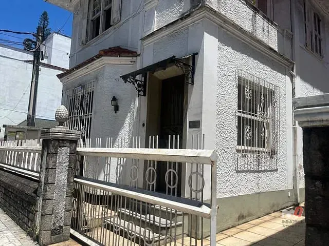 Prédio para alugar, no bairro Centro em Petrópolis