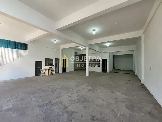 Prédio com 460m², para alugar, no bairro São Geraldo em Porto Alegre