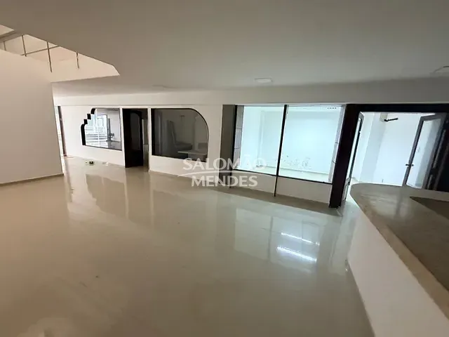 Prédio para alugar, no bairro Nazaré em Belém