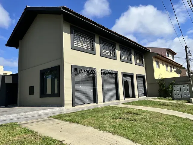 Loja com 374m², à venda, no bairro Cajuru em Curitiba