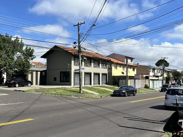 Loja com 374m², à venda, no bairro Cajuru em Curitiba