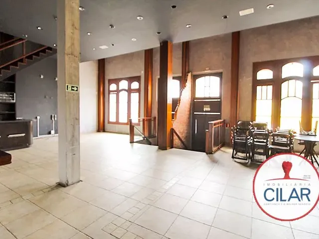 Prédio com 270m², à venda, no bairro São Francisco em Curitiba