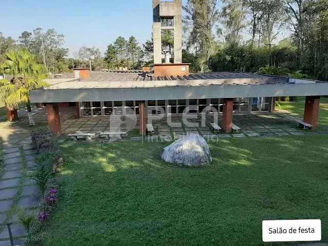 Prédio à venda, no bairro Jardim dos Pimentas em Guarulhos