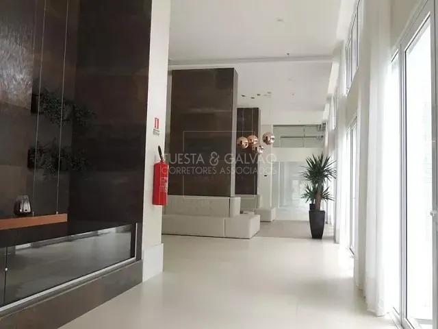 Prédio com 55m², para alugar, no bairro Vila Izabel em Curitiba