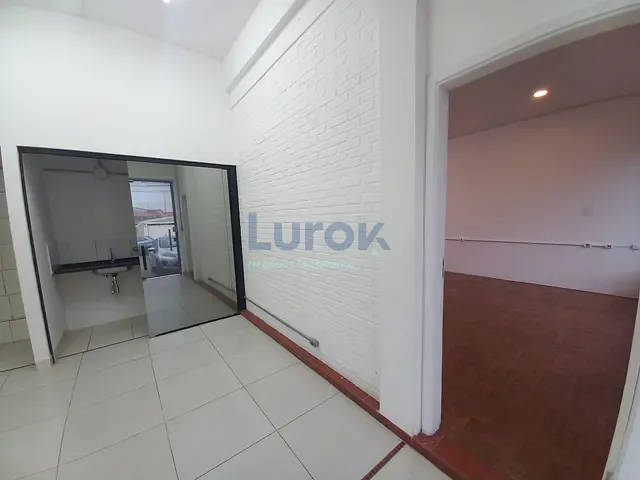 Prédio com 300m², à venda ou para alugar, no bairro Vila Embaré em Valinhos