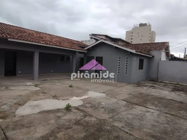 Prédio com 322m² 3 quartos e 3 banheiros, à venda, no bairro Indaiá em Caraguatatuba