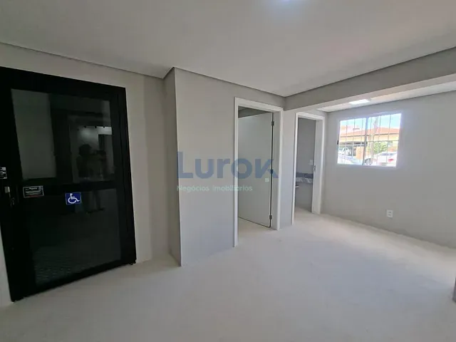 Prédio com 300m², para alugar, no bairro Vila Clayton em Valinhos