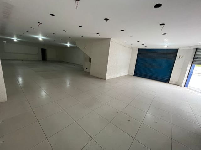 Prédio com 600m², à venda, no bairro Centro em Itapevi