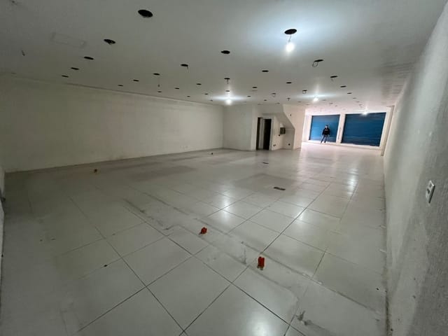 Prédio com 600m², à venda, no bairro Centro em Itapevi