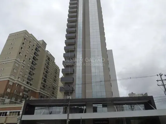 Prédio com 40m², para alugar, no bairro Vila Izabel em Curitiba