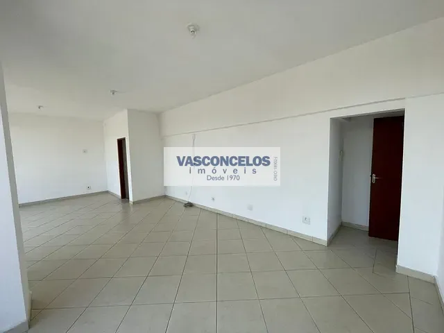 Prédio com 525m², para alugar, no bairro Jardim Satélite em São José dos Campos