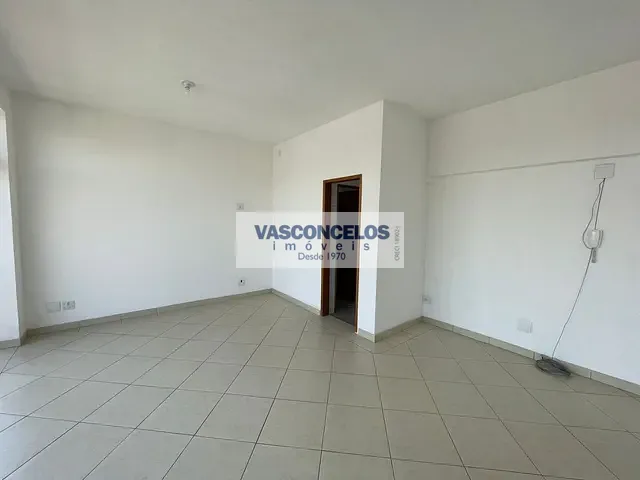 Prédio com 525m², para alugar, no bairro Jardim Satélite em São José dos Campos
