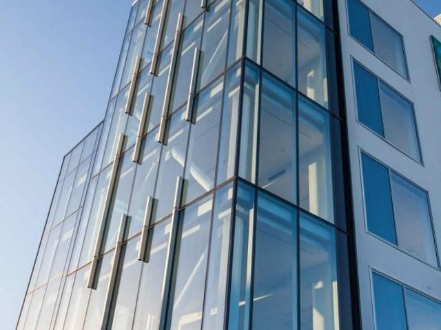 Prédio com 4209m², à venda, no bairro Centro Cívico em Curitiba