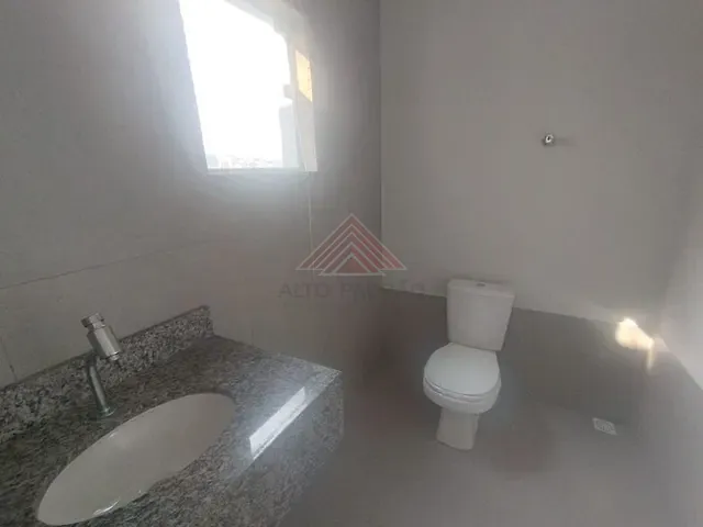 Prédio com 210m², para alugar, no bairro Matriz em Mauá