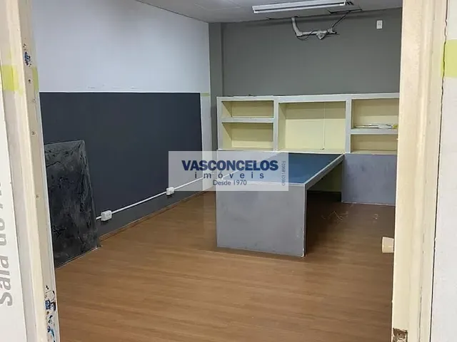 Casa com 376m², para alugar, no bairro Centro em São José dos Campos