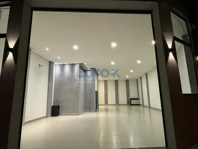 Prédio com 335m², para alugar, no bairro Parque Nova Suíça em Valinhos