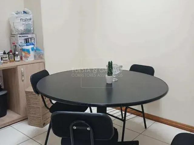 Prédio com 26m², à venda, no bairro Centro em Curitiba
