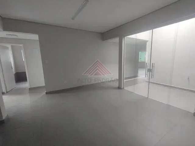 Prédio com 210m², para alugar, no bairro Matriz em Mauá