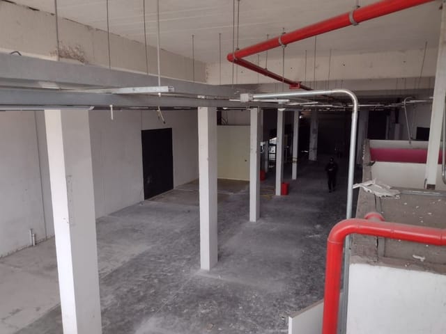 Prédio com 1170m², para alugar, no bairro Jardim Ana Estela em Carapicuíba