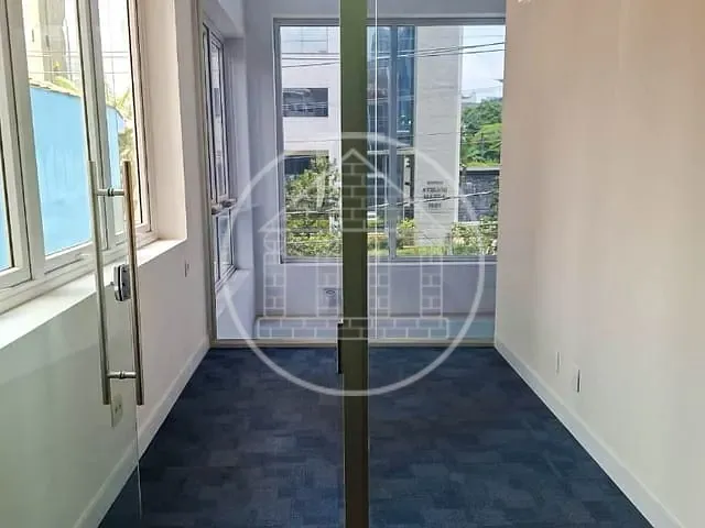 Prédio com 600m², para alugar, no bairro Chácara Santo Antônio em São Paulo