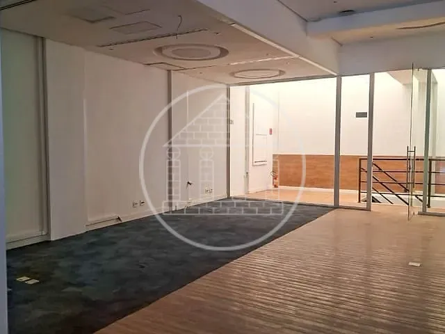 Prédio com 600m², para alugar, no bairro Chácara Santo Antônio em São Paulo