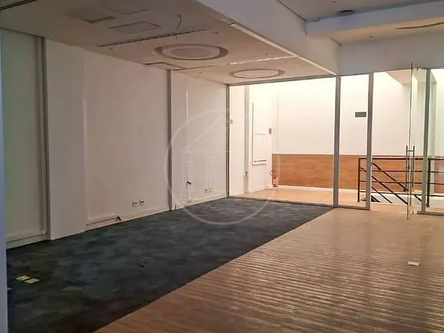 Prédio com 600m², para alugar, no bairro Chácara Santo Antônio em São Paulo