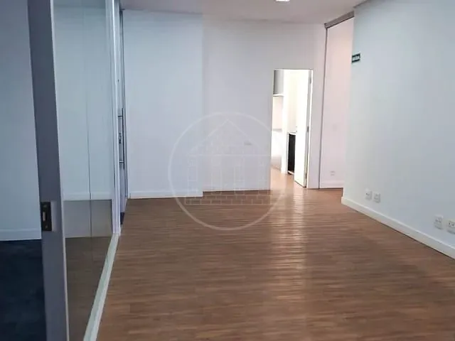 Prédio com 600m², para alugar, no bairro Chácara Santo Antônio em São Paulo