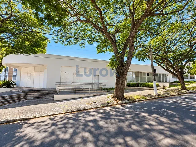 Prédio com 1139m², para alugar, no bairro Vila Embaré em Valinhos