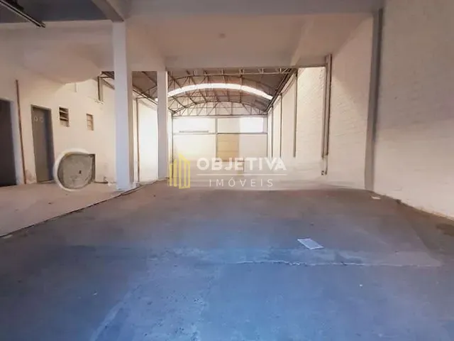 Prédio com 500m², à venda, no bairro Sarandi em Porto Alegre