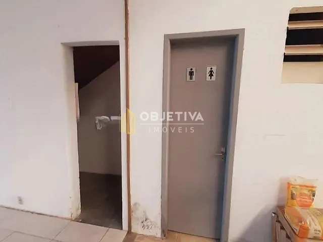 Prédio com 500m², à venda, no bairro Sarandi em Porto Alegre
