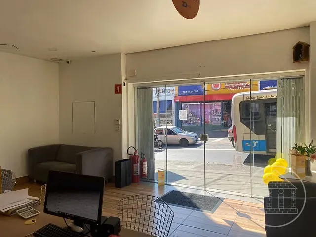 Prédio com 250m², à venda ou para alugar, no bairro Parque Brasil em São Paulo