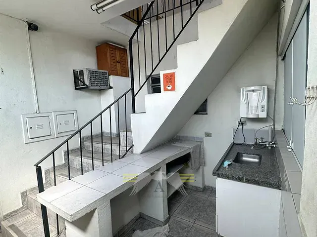Prédio com 566m², para alugar, no bairro Penha em São Paulo