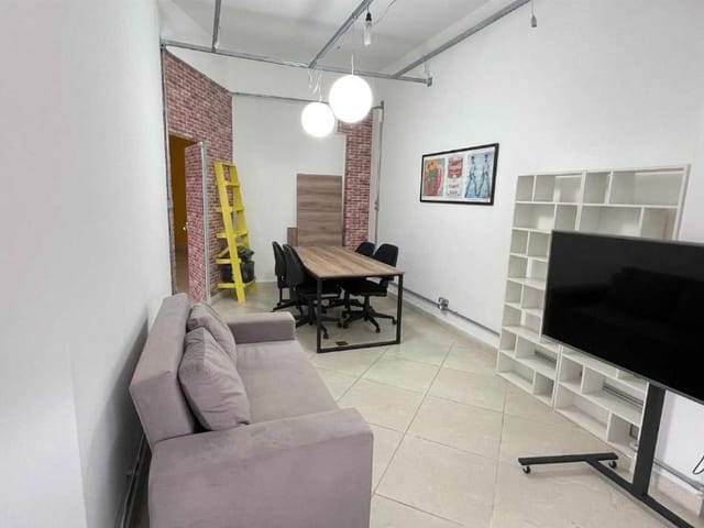 Prédio com 178m², à venda, no bairro Votupoca em Barueri