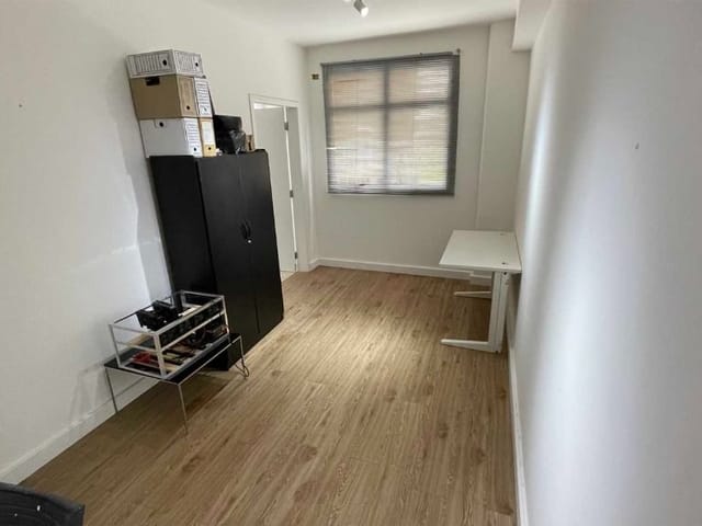 Prédio com 178m², à venda, no bairro Votupoca em Barueri