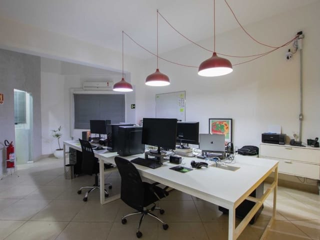 Prédio com 178m², à venda, no bairro Votupoca em Barueri