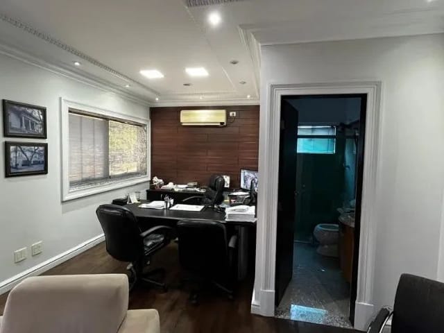 Prédio com 440m², para alugar, no bairro Vila Romana em São Paulo