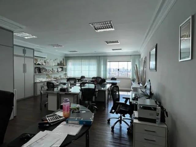 Prédio com 440m², para alugar, no bairro Vila Romana em São Paulo