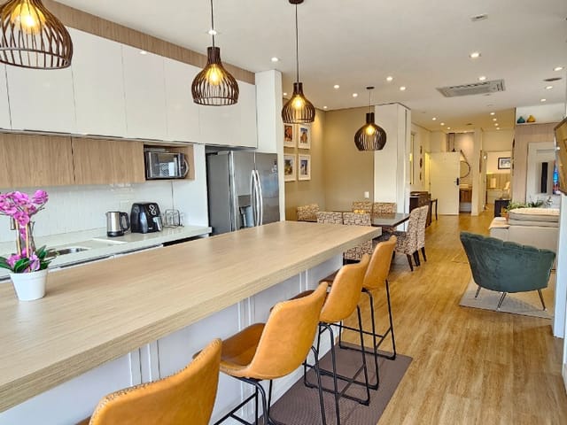 Foto do Prédio - Casa comercial para venda em Vila Hamburguesa, 360m² | Lares e Andares Imóveis