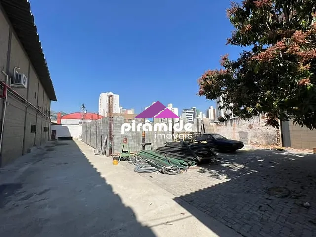 Prédio com 860m², para alugar, no bairro Jardim São Dimas em São José dos Campos