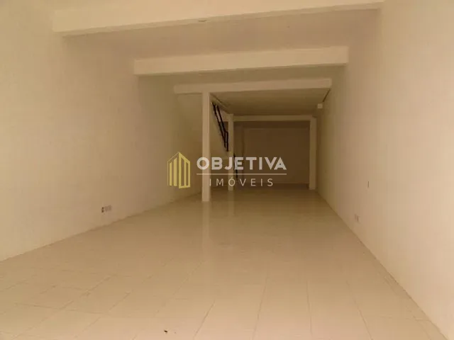 Prédio com 400m², para alugar, no bairro Menino Deus em Porto Alegre