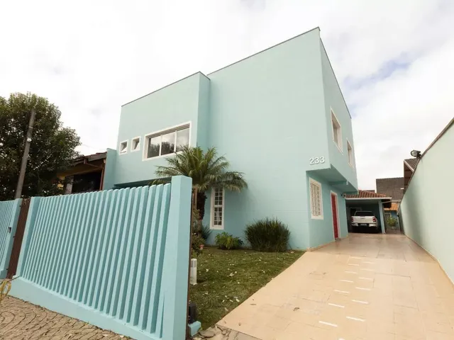 Casa 3 quartos e 4 banheiros, à venda, no bairro Santa Felicidade em Curitiba
