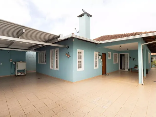 Casa 3 quartos e 4 banheiros, à venda, no bairro Santa Felicidade em Curitiba
