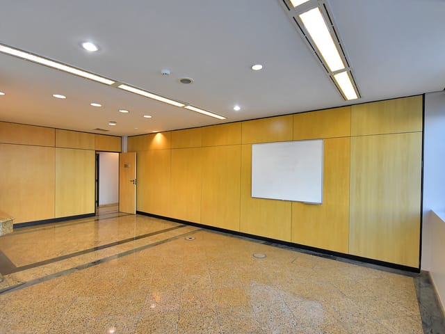 Prédio com 1562m², para alugar, no bairro Luz em São Paulo